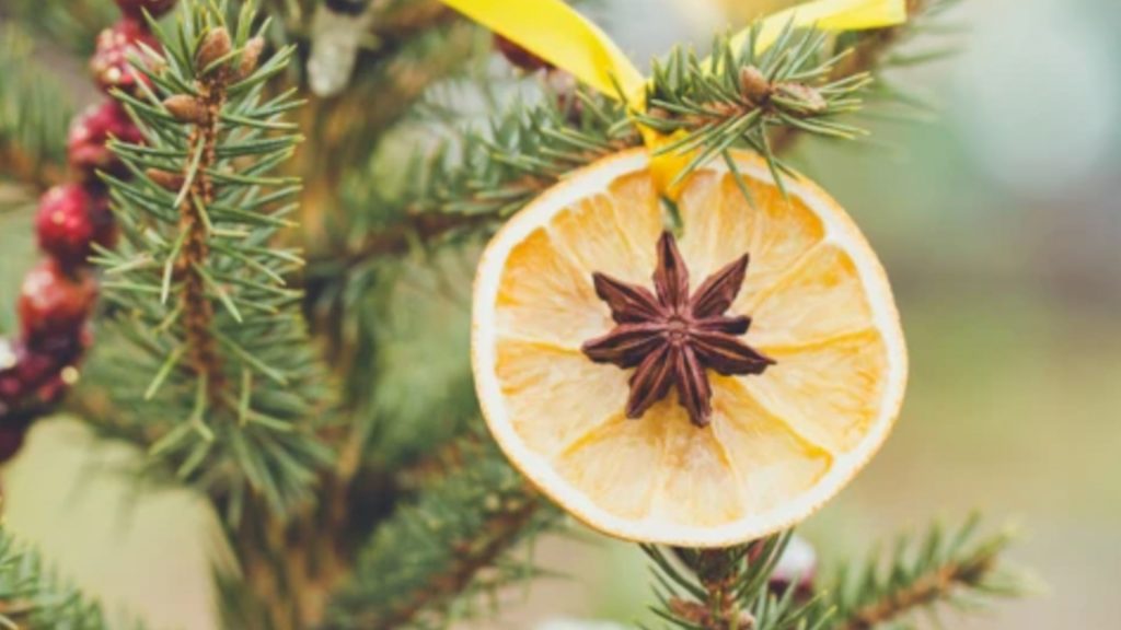 DIY Christmas Tree Decoration